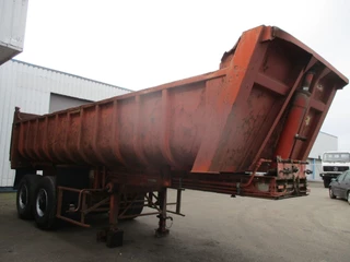 Fruehauf N/A 2000 - D33C , 2 axle , Steel tipper trailer , Drum Brakes , Spring suspension imagen 4