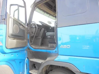 Volvo FH 2010 - 420 6X2 NL TRUCK afbeelding 7