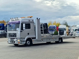 MAN TGL 2009 - 12.240 4x2 Cartransporter - 12T - AS Tronic - Hydraulic deck - Sleeper cab obrazek 32