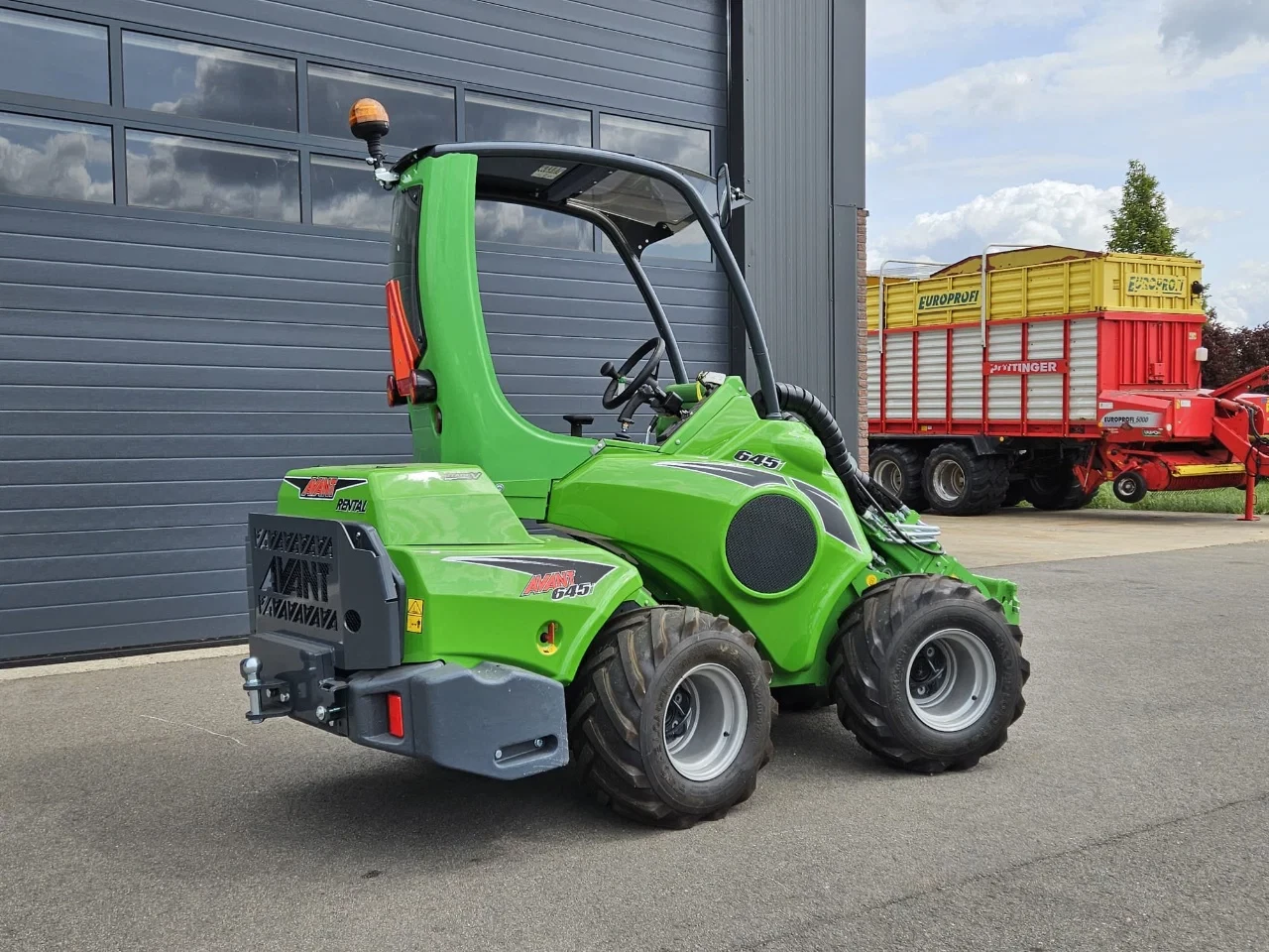 Avant 2025 - 645i Rental mini-shovel afbeelding 3