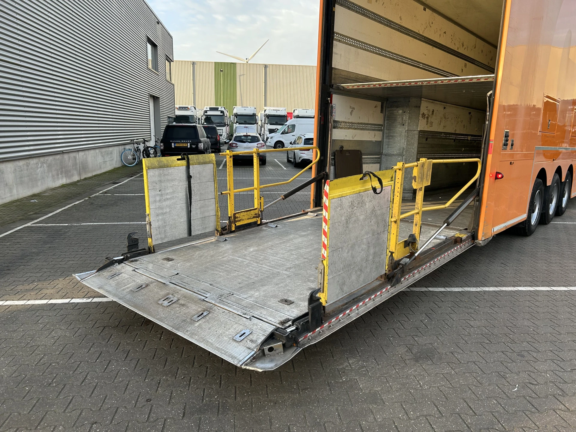 BURGERS 0 DGPL 2014 - / Double Stock / Race Trailer afbeelding 8