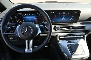 Mercedes-Benz V-Class 2024 - 300d 4-Matic AMG L2 Exclusive DC zdjecie 20