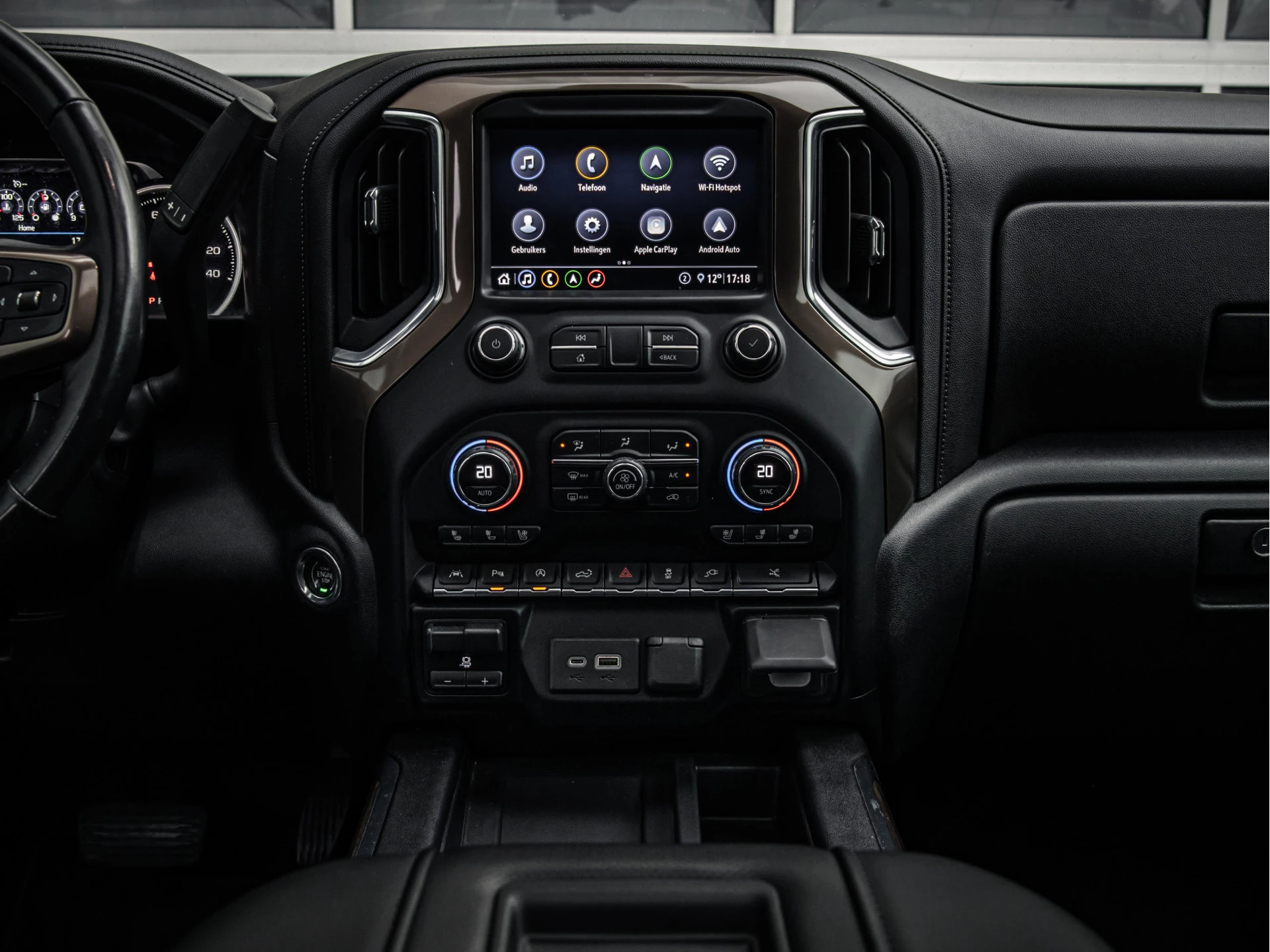 Chevrolet Silverado 2019 - High Country image 14