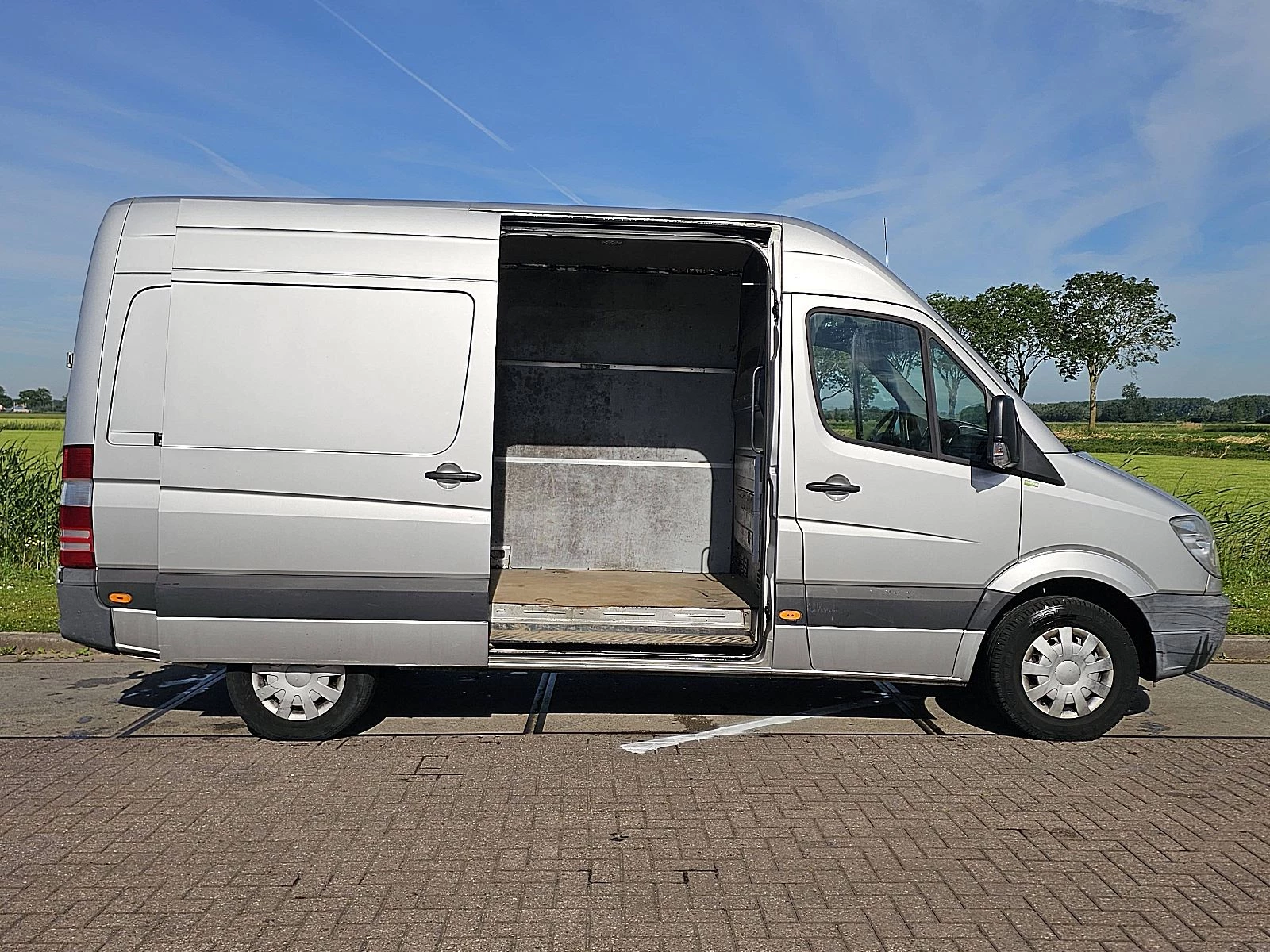 Mercedes-Benz Sprinter 2011 - 319 obrázek 13