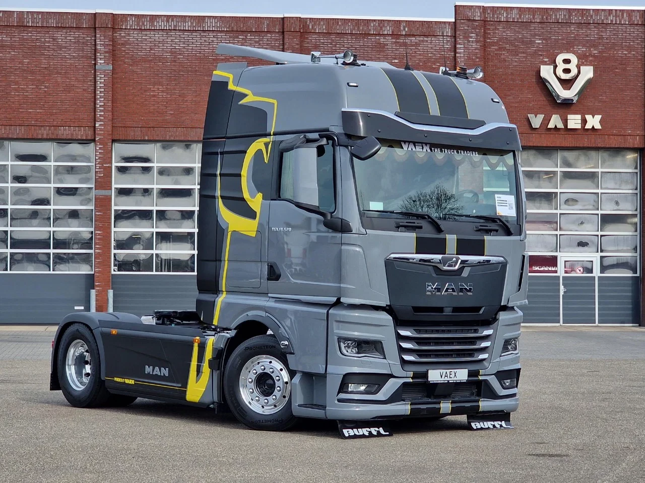 MAN TGX 2026 - 18.520 GX - New - D30 - Retarder - Night clima - Alcoa - Show truck - obrázek 41