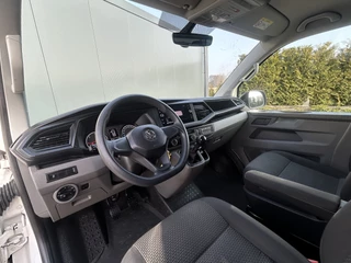 Volkswagen Transporter 2020 - 2.0 TDI 150 PK 4-MOTION 6.1 / L2H1 / 1e EIG. / 4x4 / TREKHAAK / ACHTERKLEP / INRICHTING / AIRCO / CRUISE / NAVI / APPLE CARPLAY obrazek 8