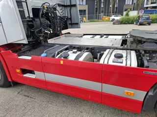 Volvo FH 2019 - FH4-460 / VEB+ / HYDRAULICS / DOUBLE TANK / SMART TACHO V2 / 688399 KM / LWDS / FRIDGE / AUTOMATIC / EURO-6-D / 2019 image 8
