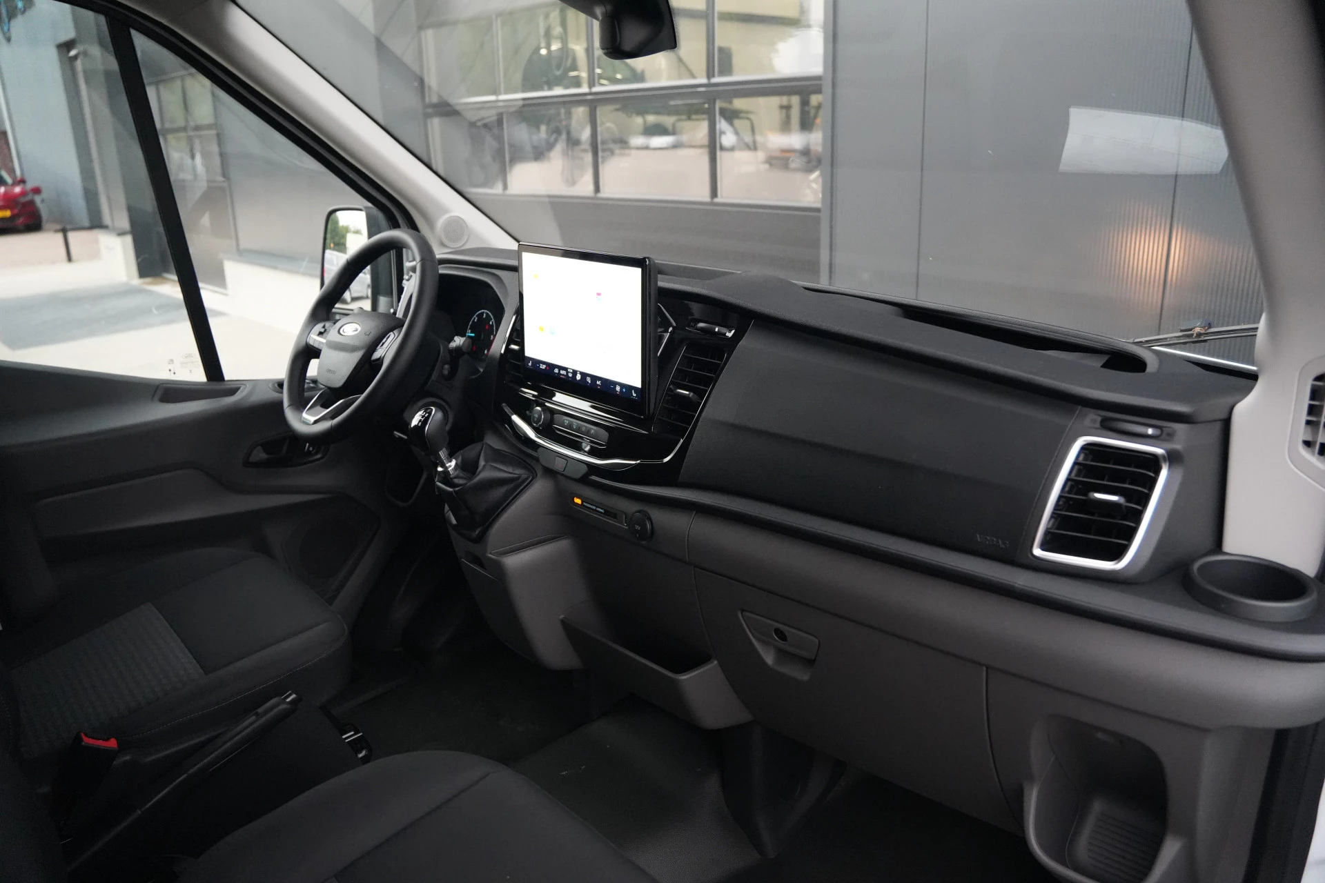 Ford Transit 2024 - 350 2.0 TDCI L4H3 Trend RWD 130pk - Navi - PDC - Stoelverwarming - Elektr. bestuurdersstoel - Rijklaar zdjęcie 33