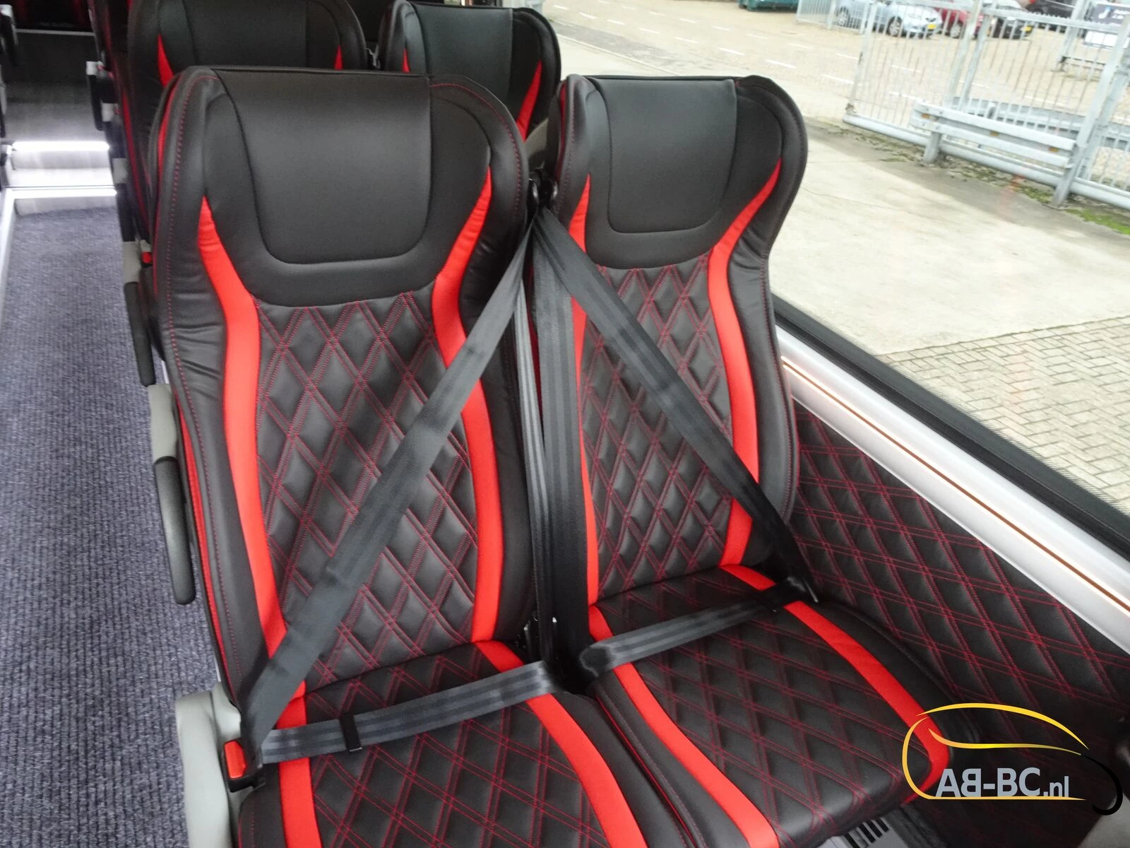 Iveco Aveuro Tourna 35 Seats EURO 6 2 Units Available afbeelding 70