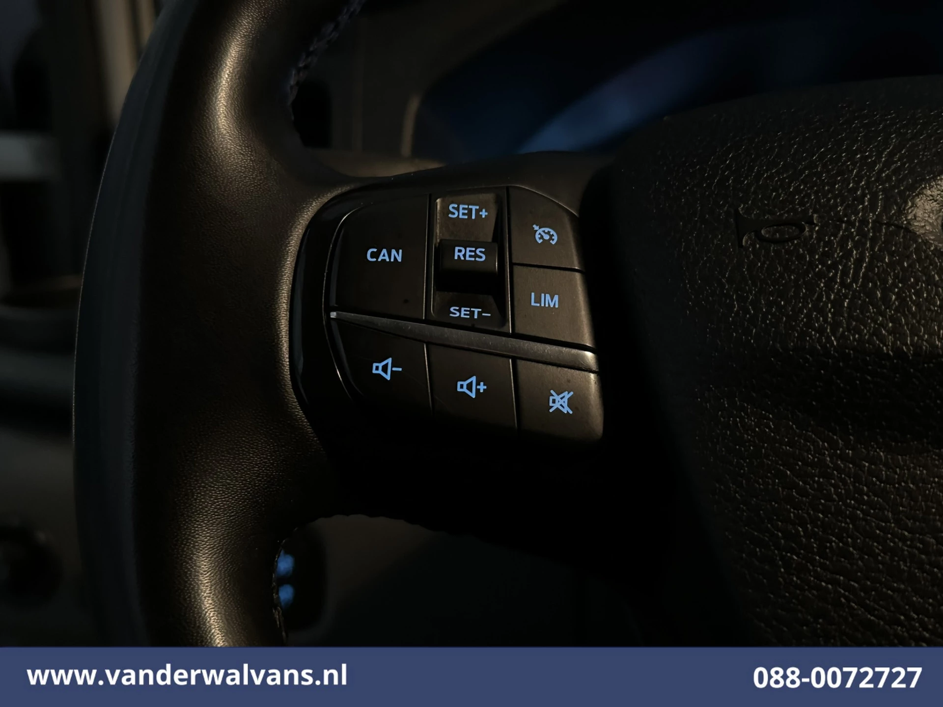 Ford Transit 2022 - 2.0 TDCI 130pk Bakwagen Laadklep Euro6 Airco | 1040kg laadvermogen | Cruisecontrol | Verwarmde voorruit imagen 4