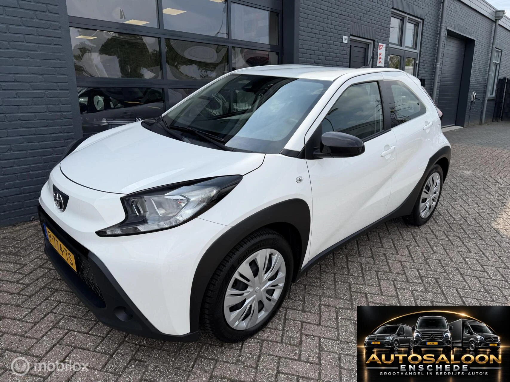 Toyota Aygo X 2022 - 1.0 VVT-i MT Play 07-2022 Airco Camera Cruise afbeelding 1