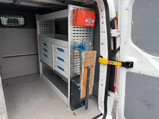 Ford Transit Custom 2020 - 2.0 TDCI / L2H1 / DUBBELE CABINE / 1e EIG. / INRICHTING / TREKHAAK / CAMERA / 6-PERS. bild 9