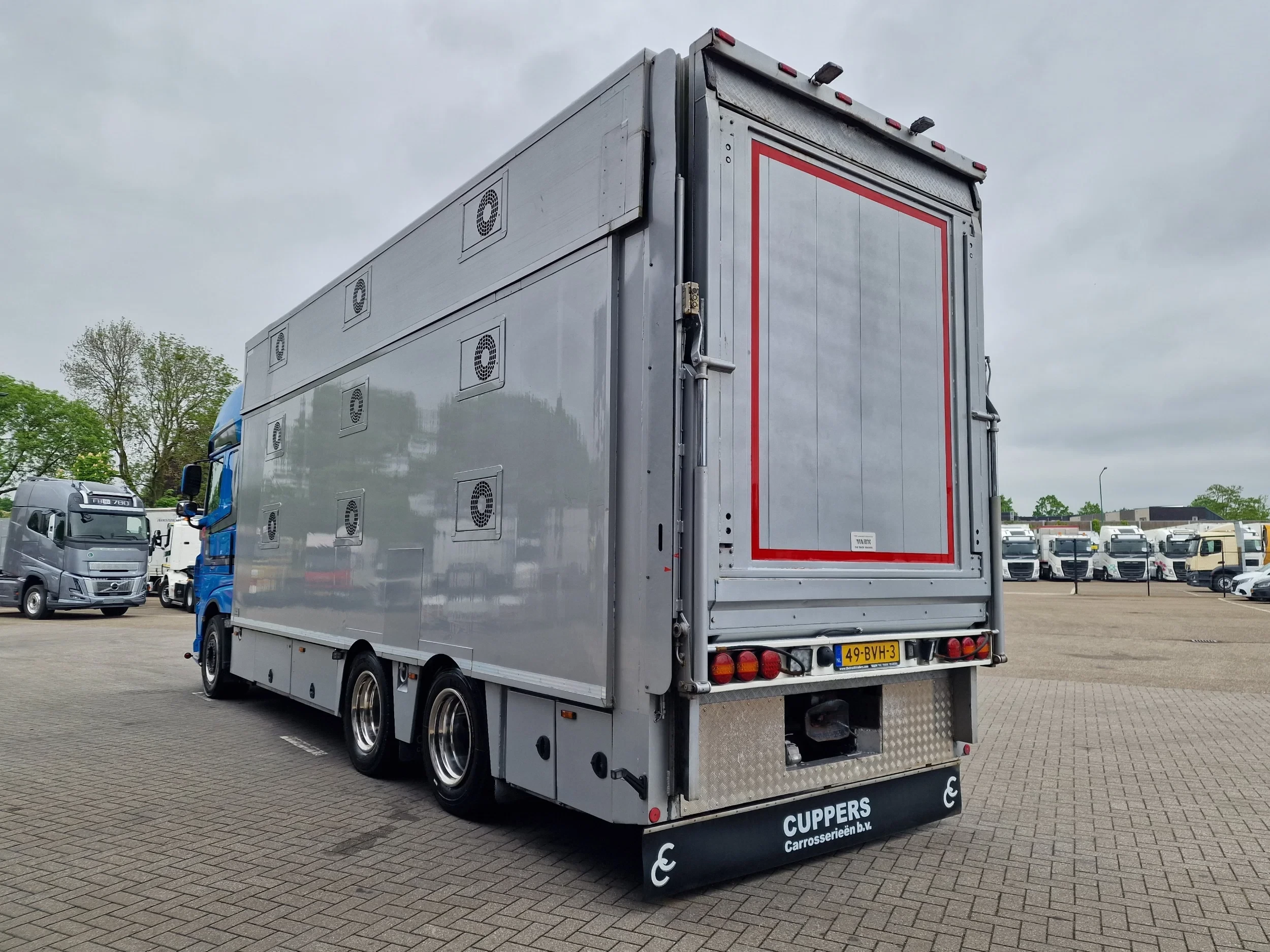 DAF XF 510 2018 - 6x2 SuperSpaceCab - Livestock Cuppers 3 deck - Ventilation - Lifting roof - Loadlift - Retarder zdjęcie 50