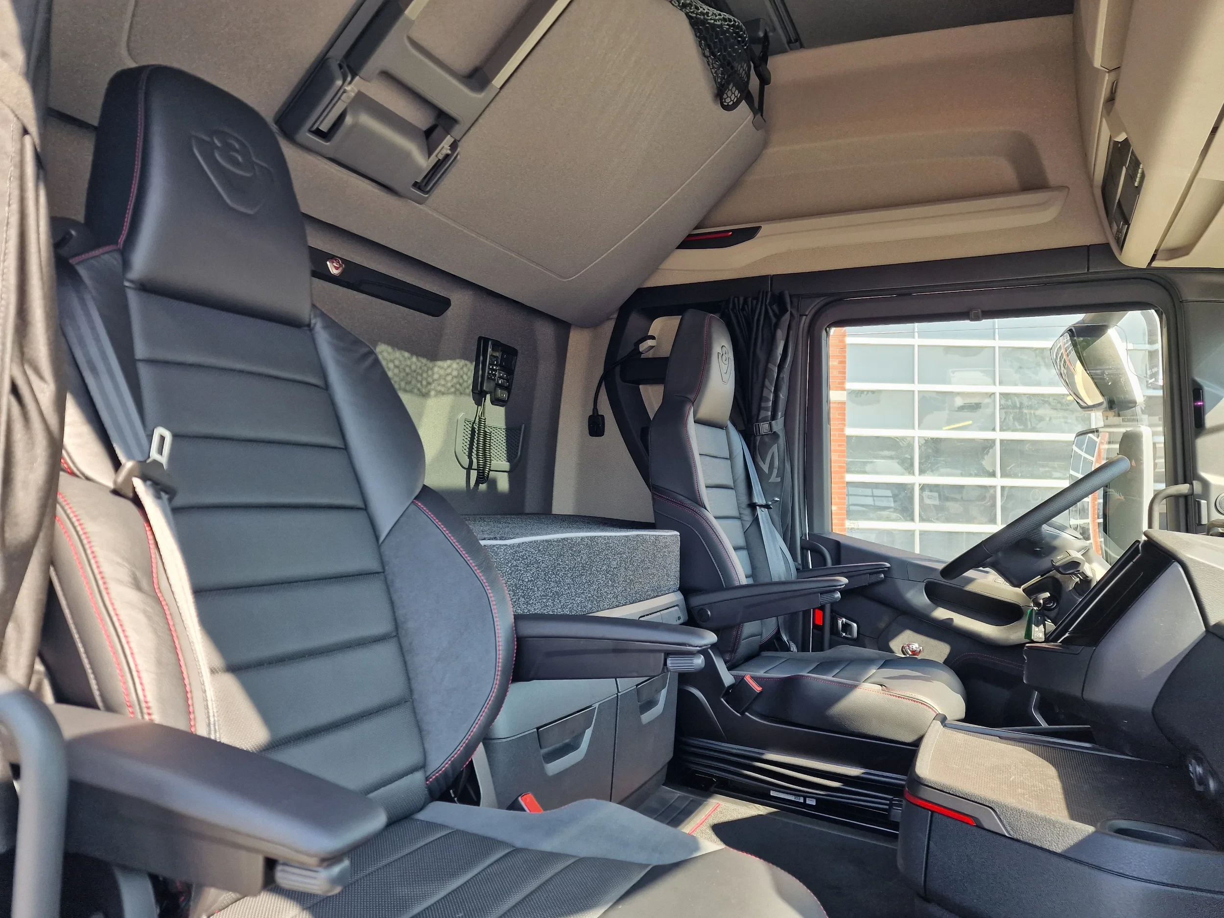 Scania R 2026 - R590 V8 NGS Highline 6x2 - NEW - 2.95WB - Retarder - Night clima - Leather - Alloy immagine 23
