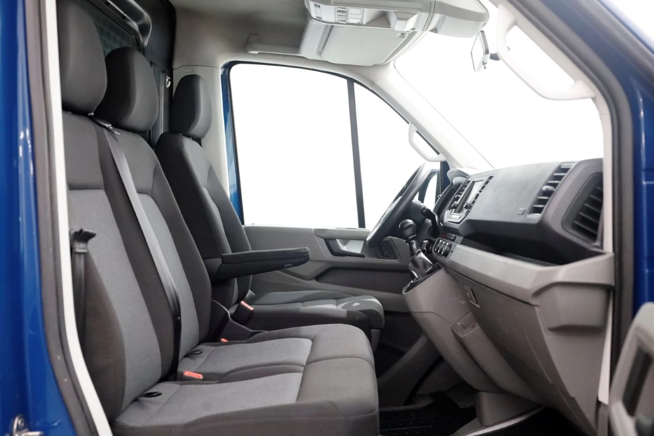 Volkswagen Crafter 2020 - 35 2.0 TDI 177pk RWD L3H2 (L2H1) Airco/Navi/Trekhaak 3500kg 08-2020 Bild 3