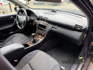 Mercedes-Benz C-Class 2006 - Combi 230 Classic / kombi zdjecie 7