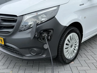 Mercedes-Benz eVito 2023 - 66 kWh / FULL ELECTRIC / SOH 93% / L2H1 / AUTOMAAT / BOTT INRICHTING / 1e EIG. / CAMERA / 3-ZITS / CRUISE image 24