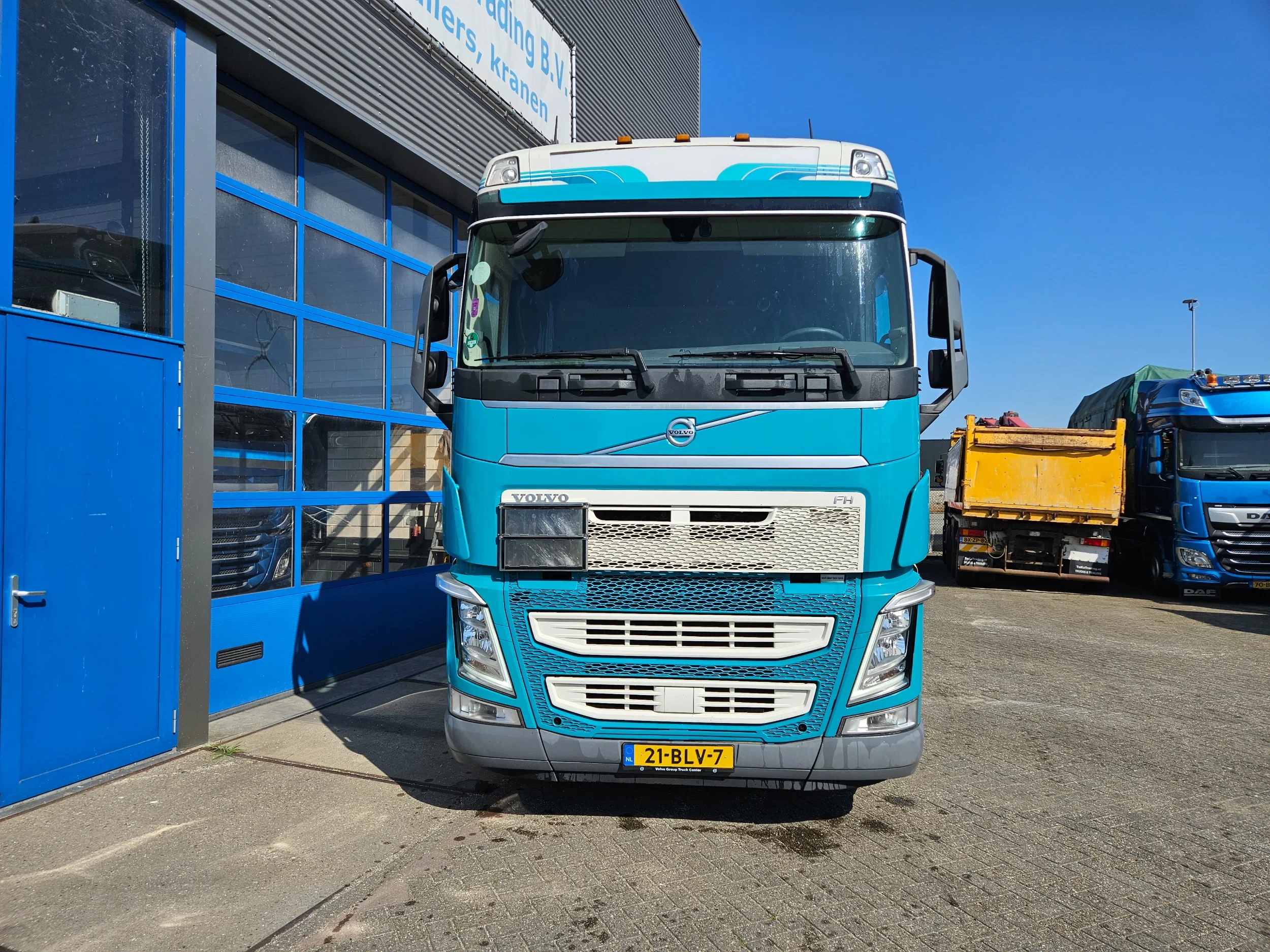 Volvo FH 2019 - 460 ADR EX/II, EX/III, FL and AT PTO Double Tank Smart 2 tacho afbeelding 2