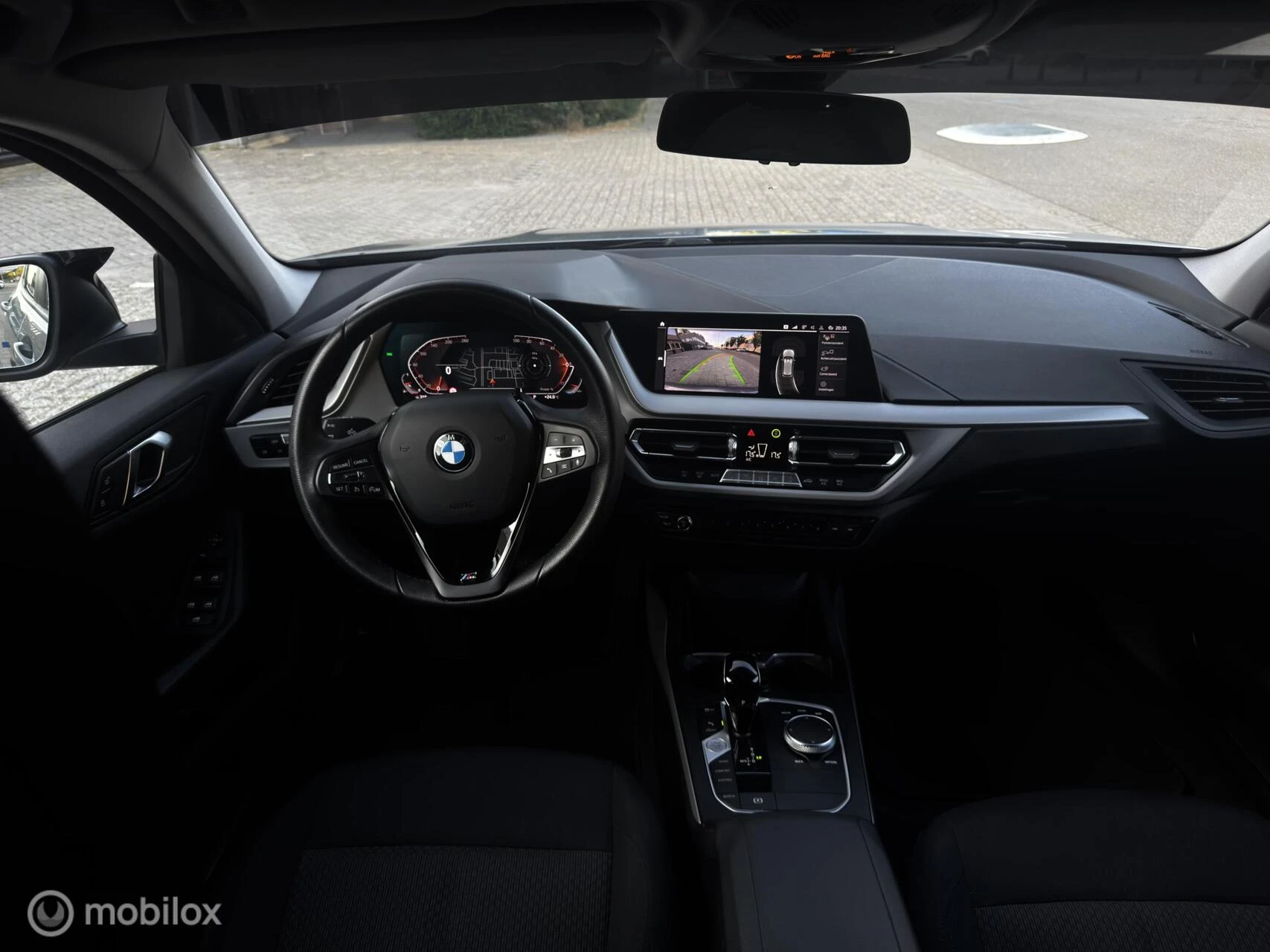 BMW 1 Serie 2022 - 118i M Sport Business | NAV | Camera| Automaat afbeelding 34