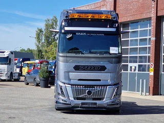 Volvo FH 2026 - 16.780 Globetrotter XL Aero 4x2 - New - Full spec - Retarder - Night clima - Full air - NEW afbeelding 2 miniatuur