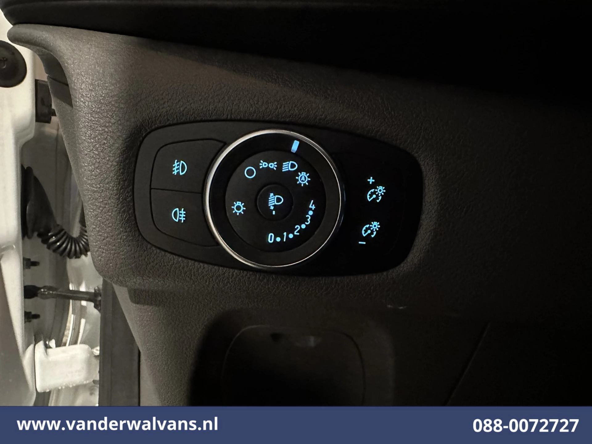 Ford Transit Custom 2020 - 2.0 TDCI L2H1 Euro6 Airco | Navigatie | Apple Carplay | Cruisecontrol | Stoelverwarming obrázek 18