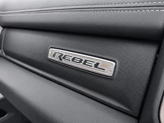 Dodge Ram 1500 2022 - 5.7 V8 Crew Cab 5'7 REBEL | Panoramadak/kantelschuif | Luchtvering | Multifunctione tailgate | Rambar | LPG&Trekhaak| 1e eigenaar| obrazek 28
