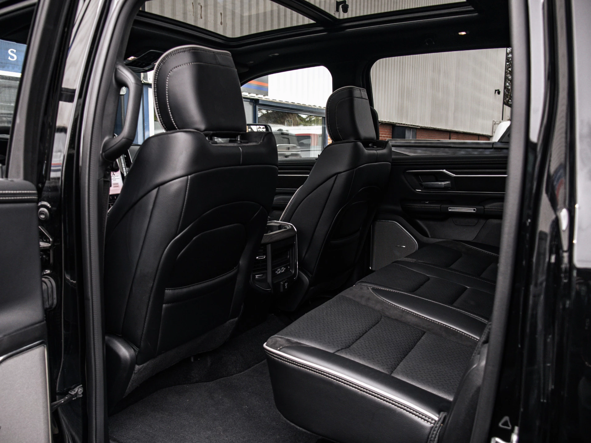 Dodge Ram 1500 2024 - Laramie Premium imagen 15