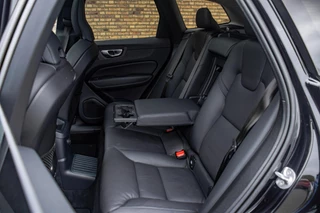 Volvo XC60 2024 - 2.0 T6 Plug-in hyb.AWD Ultra Dark, BTW, Pano, H&K image 11