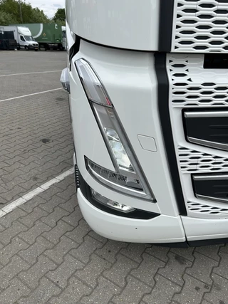 Volvo FH 2023 - 500 Globetrotter XL / 300 dkm image 13