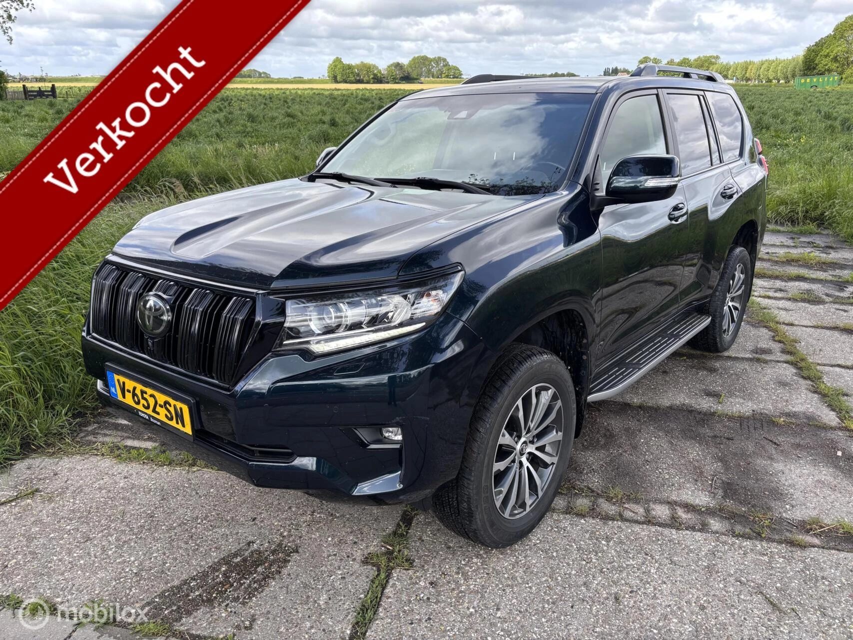 Toyota Land Cruiser 2018 - 2.8 D-4D-F Executive Window Van image 1