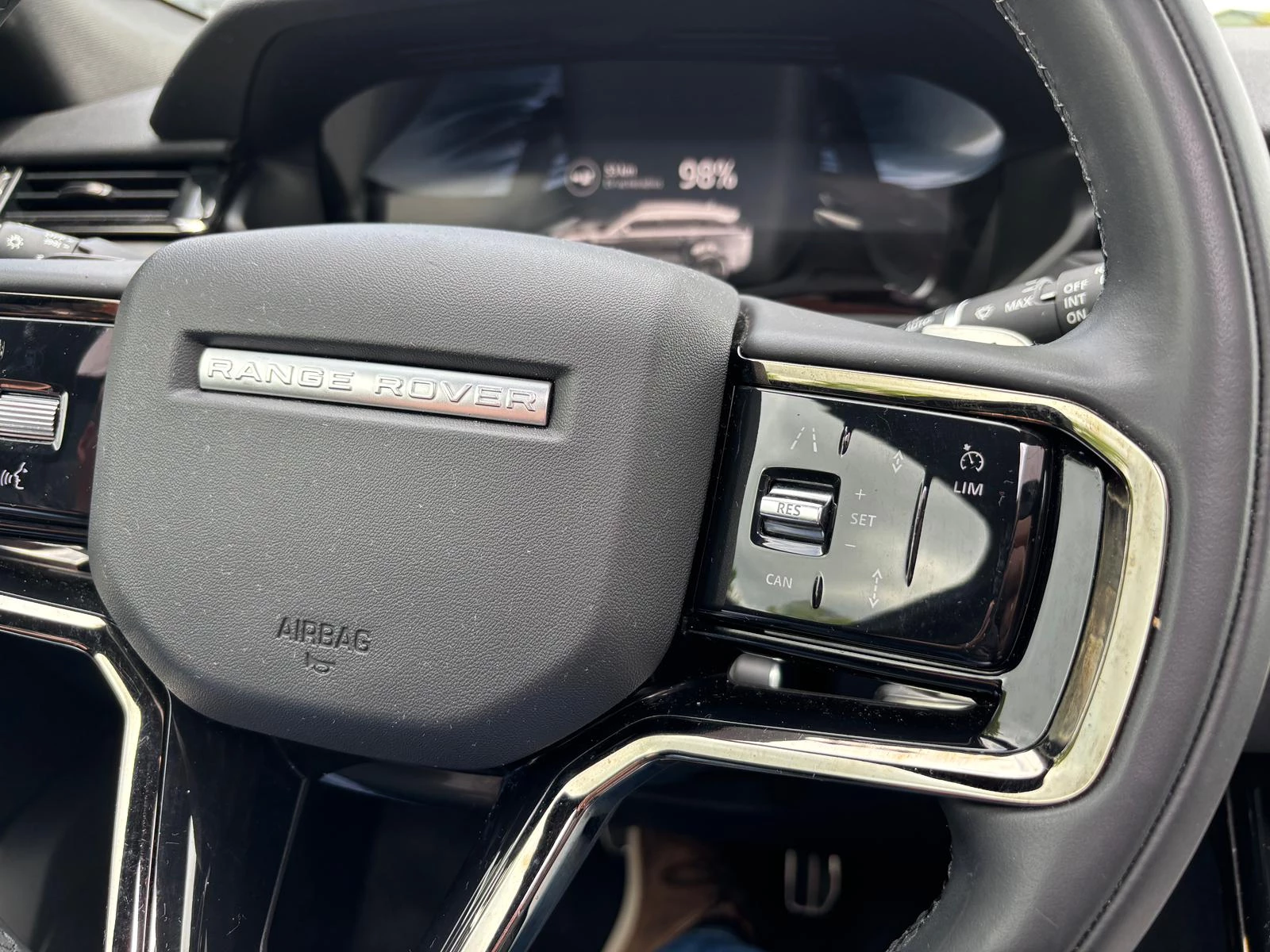 Land Rover Range Rover Velar 2024 - 2.0 P400e R-Dynamic afbeelding 17