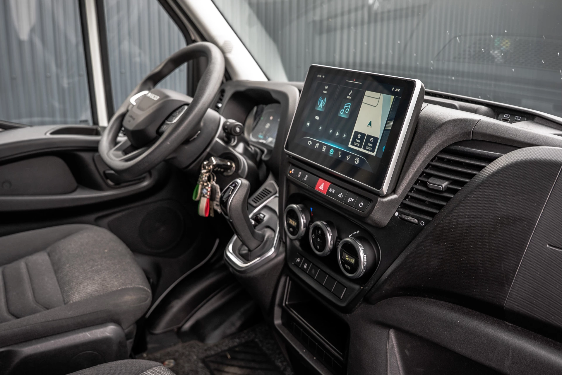 Iveco Daily 2024 - 35S18 | 3.0L 180PK | Automaat | NW MODEL | 3.5T Trekgewicht | Camera | Carplay | Climate imagen 2