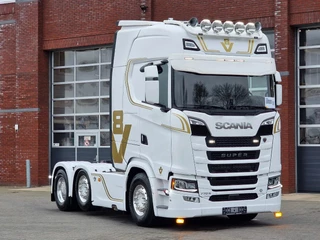 Scania S 2024 - 770S V8 NGS Highline 6x2/4 - New - Old dashboard - Full spec - Retarder - Night clima - Led - Leather - Navi - BUFFL te koop