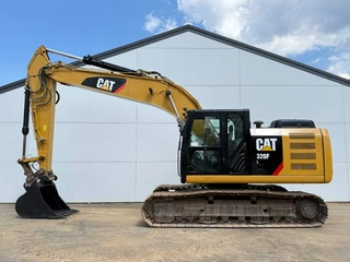 Cat 2017 - 320FL - New Bucket / Hammer Lines / Camera na prodej