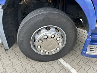 Volvo FM 330 2014 - Globetrotter / 742 dkm image 11