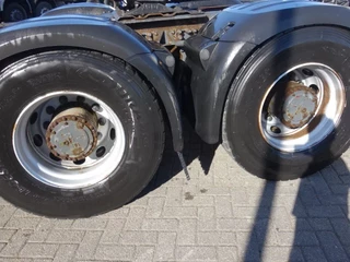 DAF XF 106.510 2015 - 6x4 manual gear,drum braeks in the beak image 6