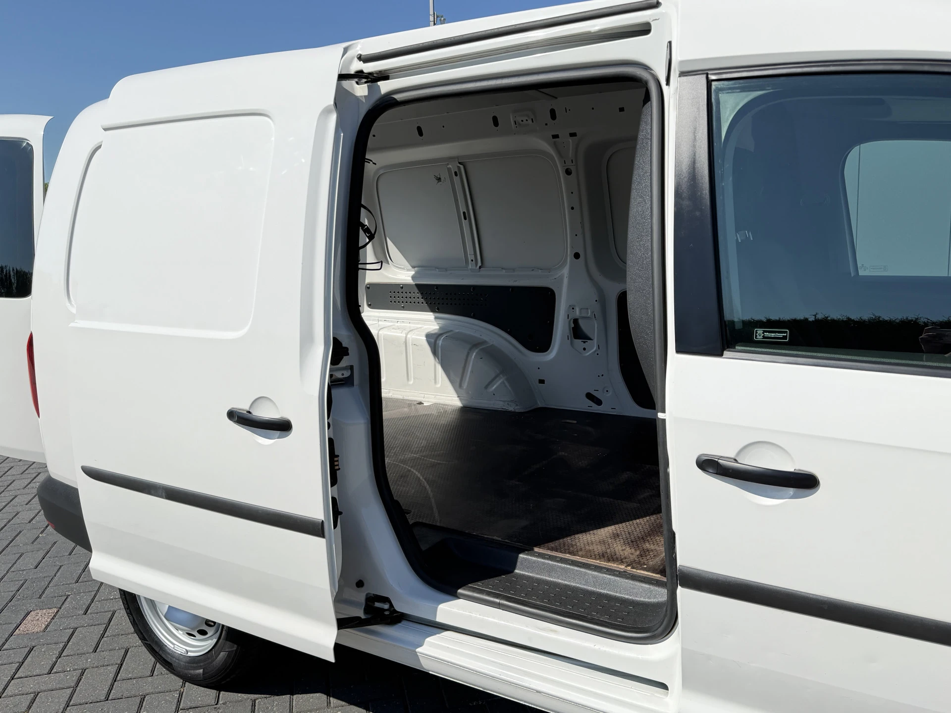 Volkswagen Caddy 2020 - 2.0 TDI 102 PK / L2H1 / MAXI / ORIG. NL / AIRCO / NAVIGATIE / PDC afbeelding 9