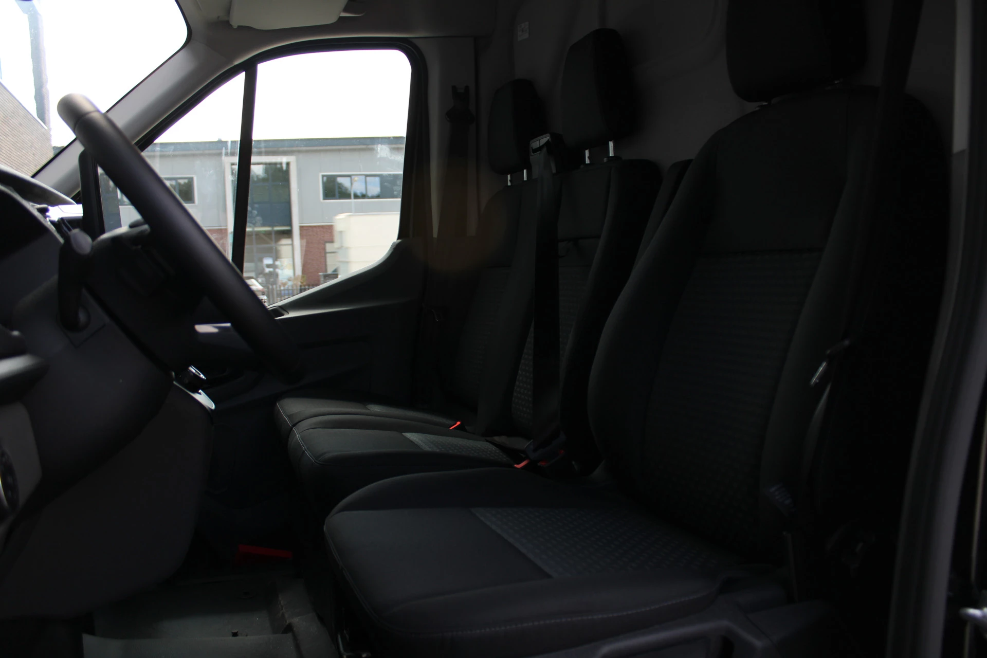 Ford Transit 2024 - 350 2.0 TDCI L2H2 Limited 165pk - 2x Schuifdeur - Navi - 360 Camera - Adaptive Cruise - Xenon - Blind Spot - Rijklaar obrázek 9