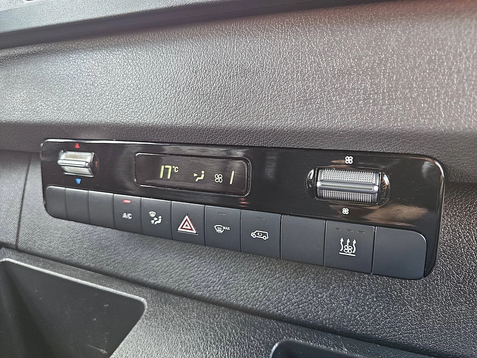 Mercedes-Benz Sprinter 2021 - 317 zdjęcie 10