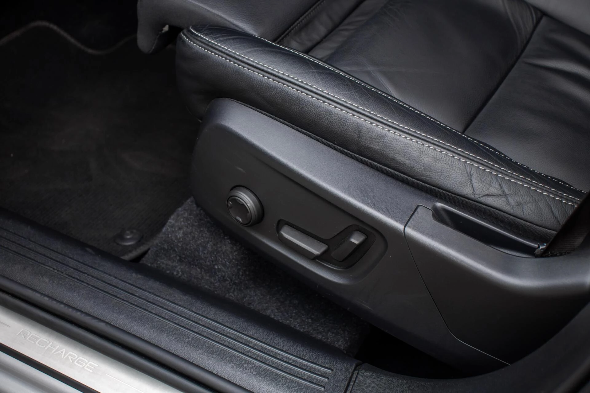 Volvo XC40 2023 - 1.5 T5 Plug-in hybrid Ultimate Dark, Pano, Leder imagen 26