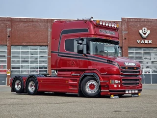 Scania T 2017 - T730 V8 Longline 6x2 - Show truck - Custom in- and exterior - New paint - New interior bild 36
