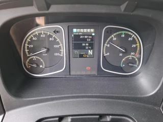 Mercedes-Benz Atego 2020 - 1523 / THERMOKING T560R / 201691 KM / LAMBERET ISOLATED COOLBOX 7MTR / PLATFORM 1500KG / TUV:06-11-2026 / TOP CONDITION / AUTOMATIC / EURO-6 / 2020 obrazek 24