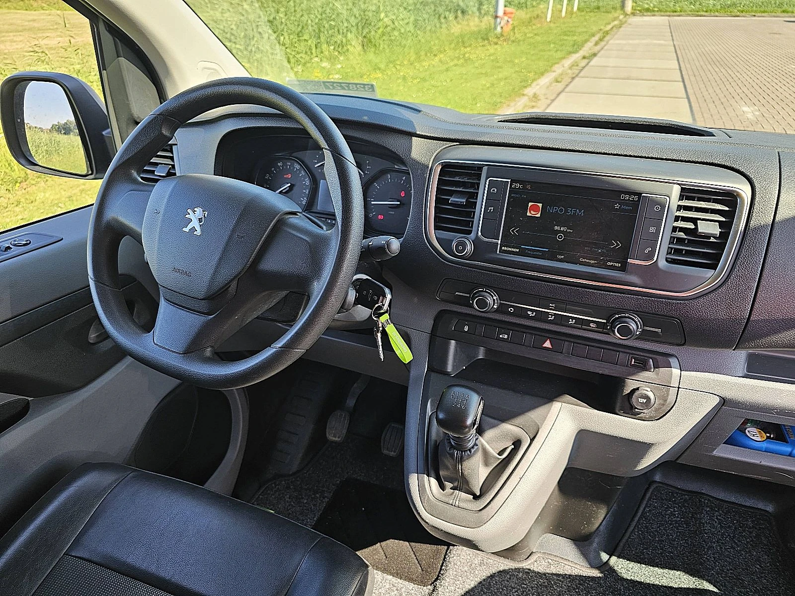 Peugeot Expert 2021 - 2.0 image 8