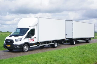 Ford Transit 2023 - bakwagen 5,0 m. (luchtremsysteem/vangmuil) + Gesloten schamel aanhangwagen 8,5 m. obrazek 1