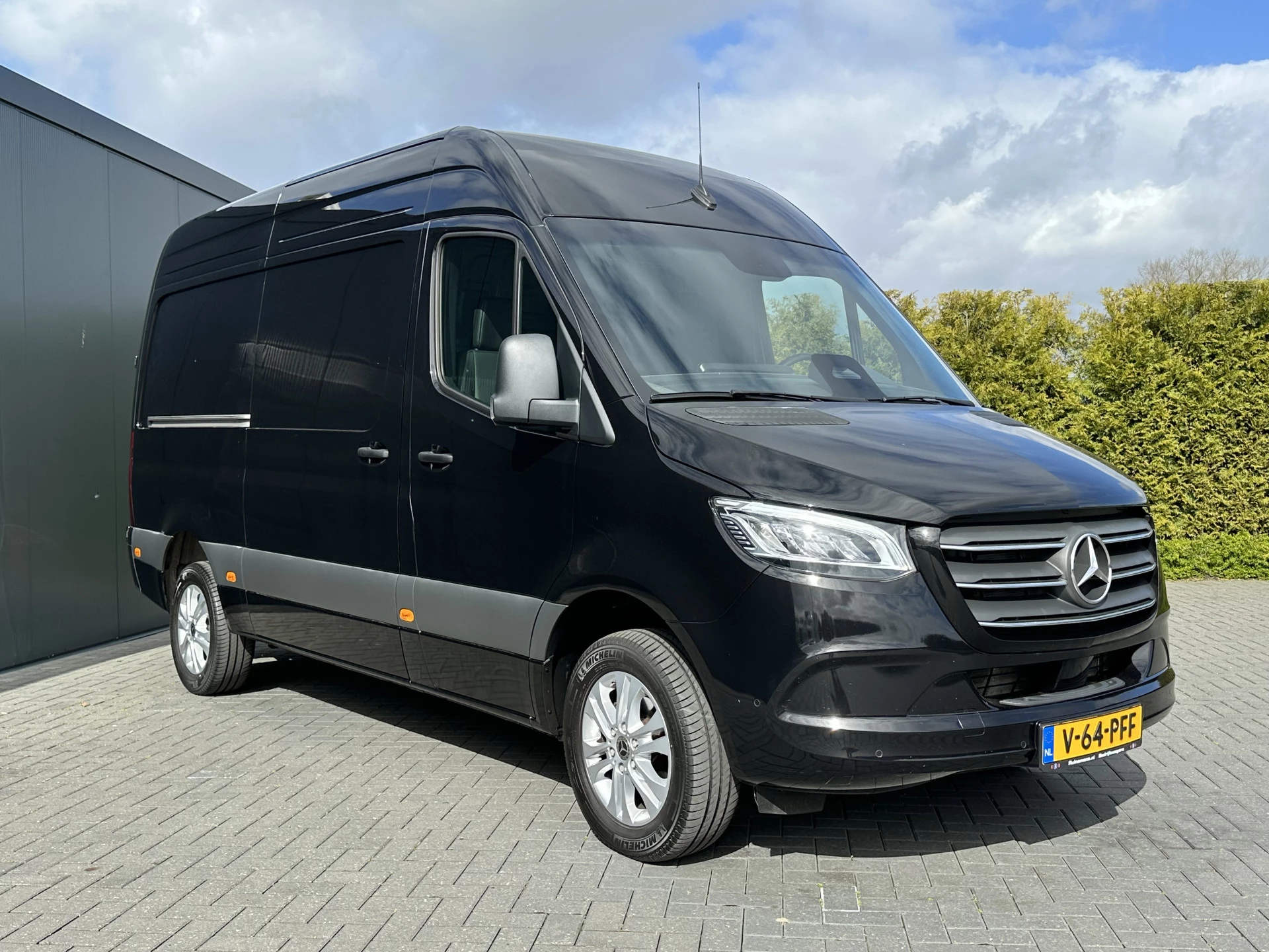 Mercedes-Benz Sprinter 2024 - 317 CDI 9G-TRONIC RWD / L2H2 / FACELIFT / TREKHAAK 3.5T / CAMERA / BLINDSPOT / DISTRONIC / ADAPTIVE CRUISE / ECC / STOELVERW.......ZEER COMPLEET immagine 4