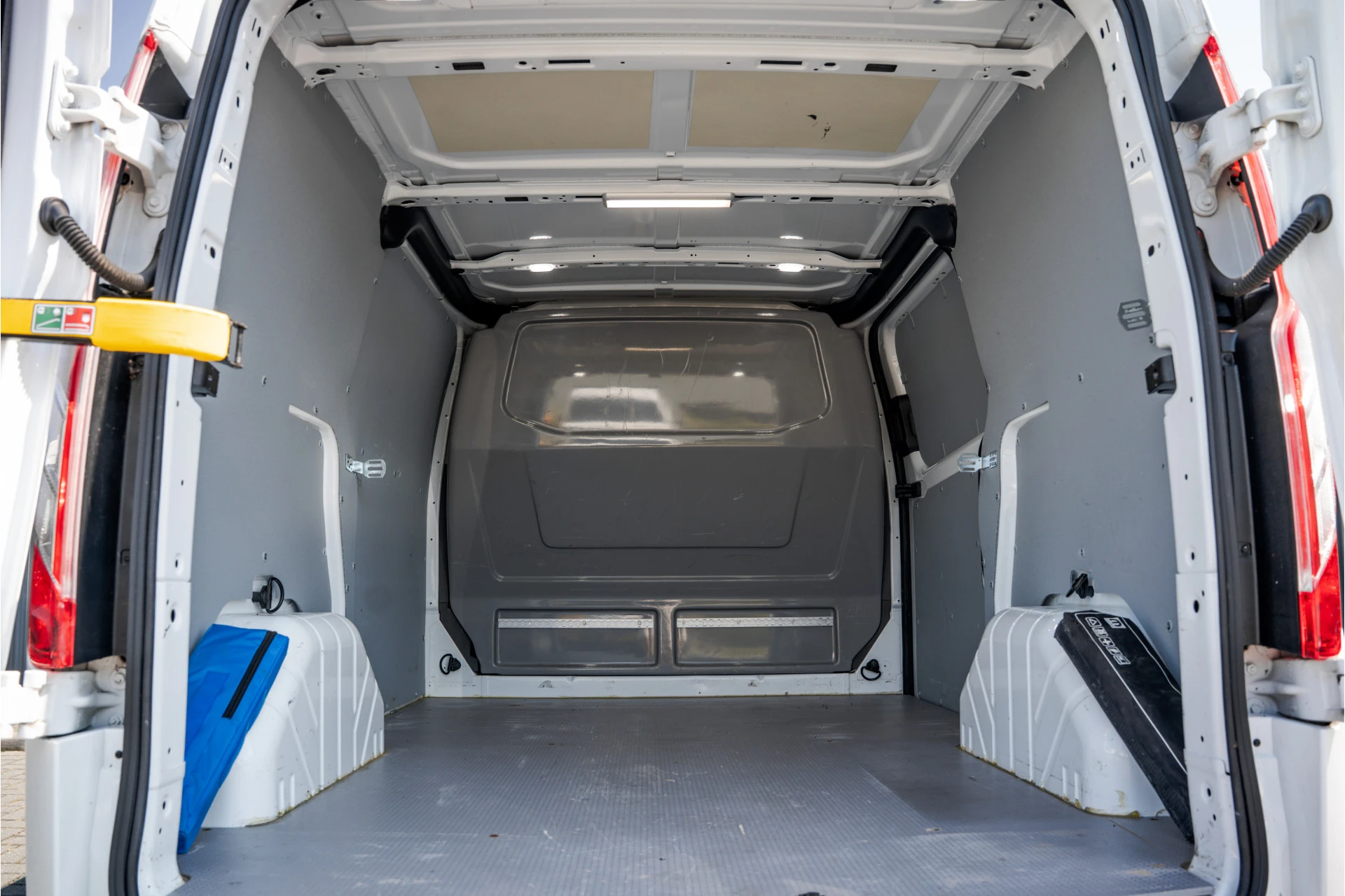 Ford Transit Custom 2020 - 2.0 EcoBlue L1H1 | 3-Zits | Automaat | LED | 1e Eigenaar | Cruise | Camera | PDC | Airco afbeelding 10