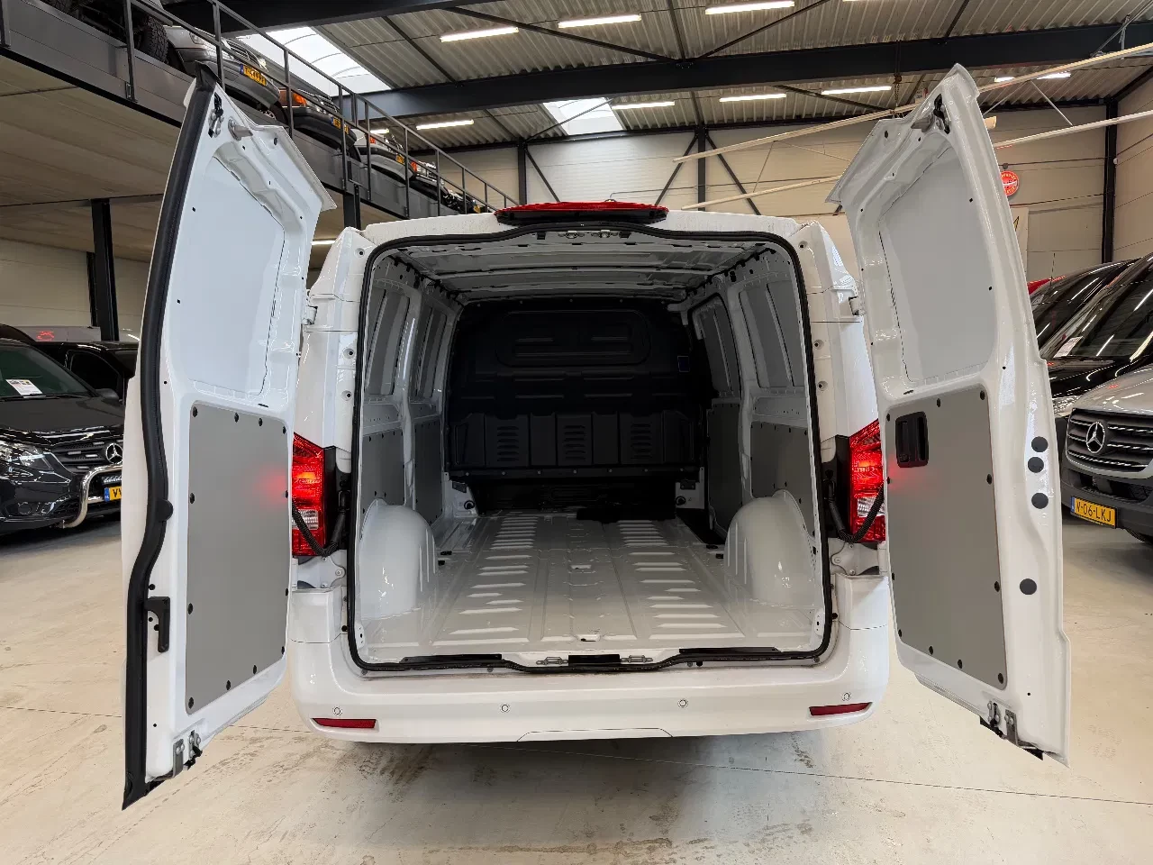Mercedes-Benz Vito 2024 - 116CDI L3H14x4 Automaat Airco Cruisecontrol Led/Xenon NIEUW BPM VRIJ Bild 6