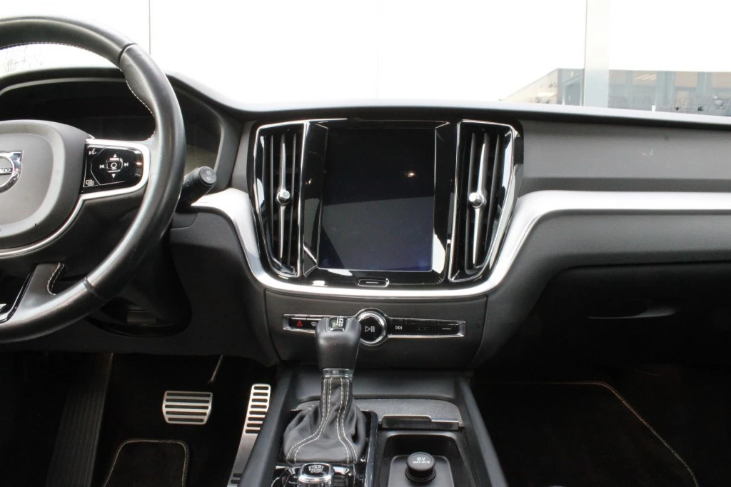 Volvo V60 2020 - 2.0 T5 R-DESIGN / Panorama dak / 250 PK Bild 21