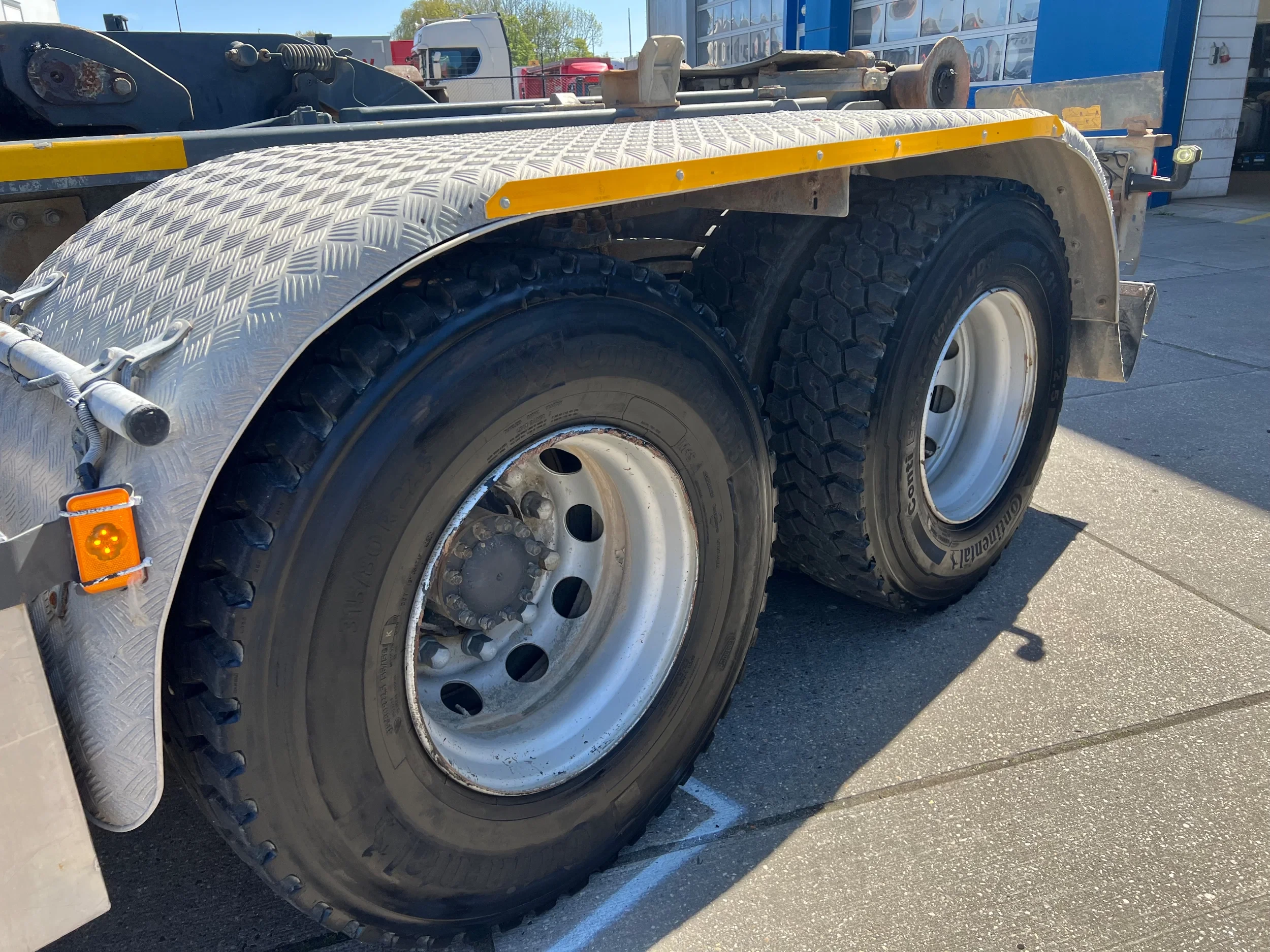 Volvo FMX 420 2020 - / 6x4 / Hookarm 20T / Steel Spring obrázek 10