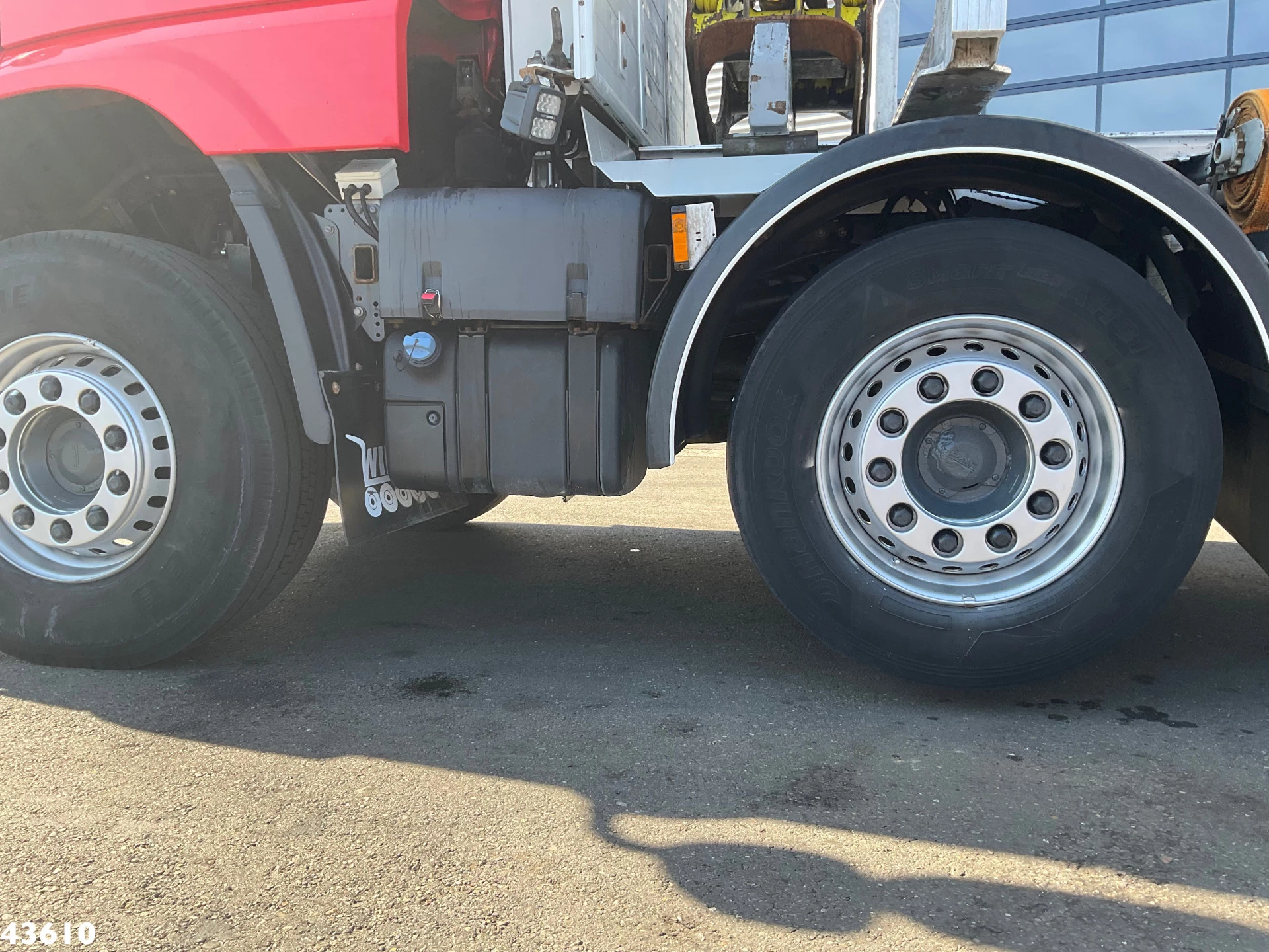 DAF FAD XF 530 8x4 Holzkran 2020 obrázek 13